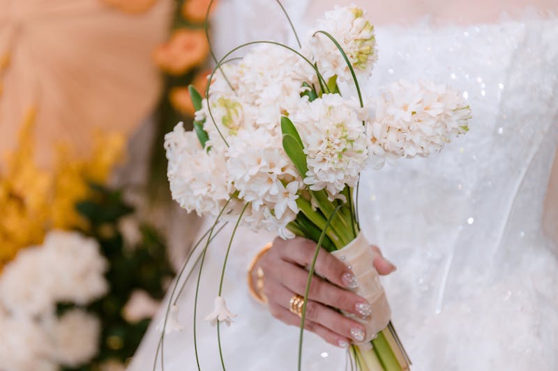 Bouquet mariage fleurs blanches Interflora France